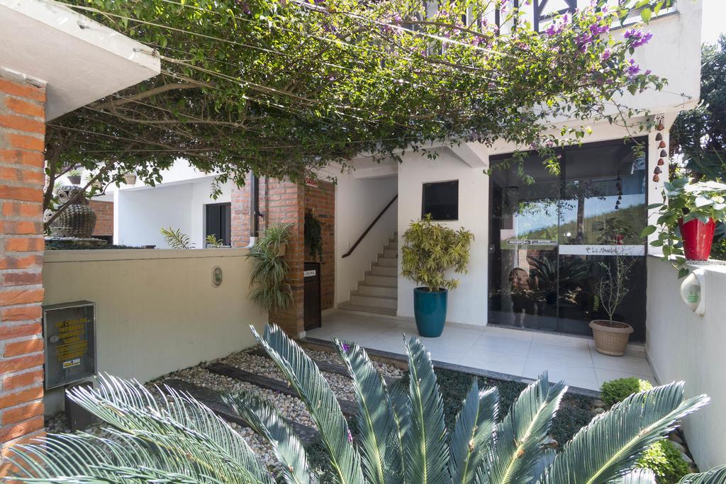 Residencial Los Abuelos ボンビーニャス エクステリア 写真